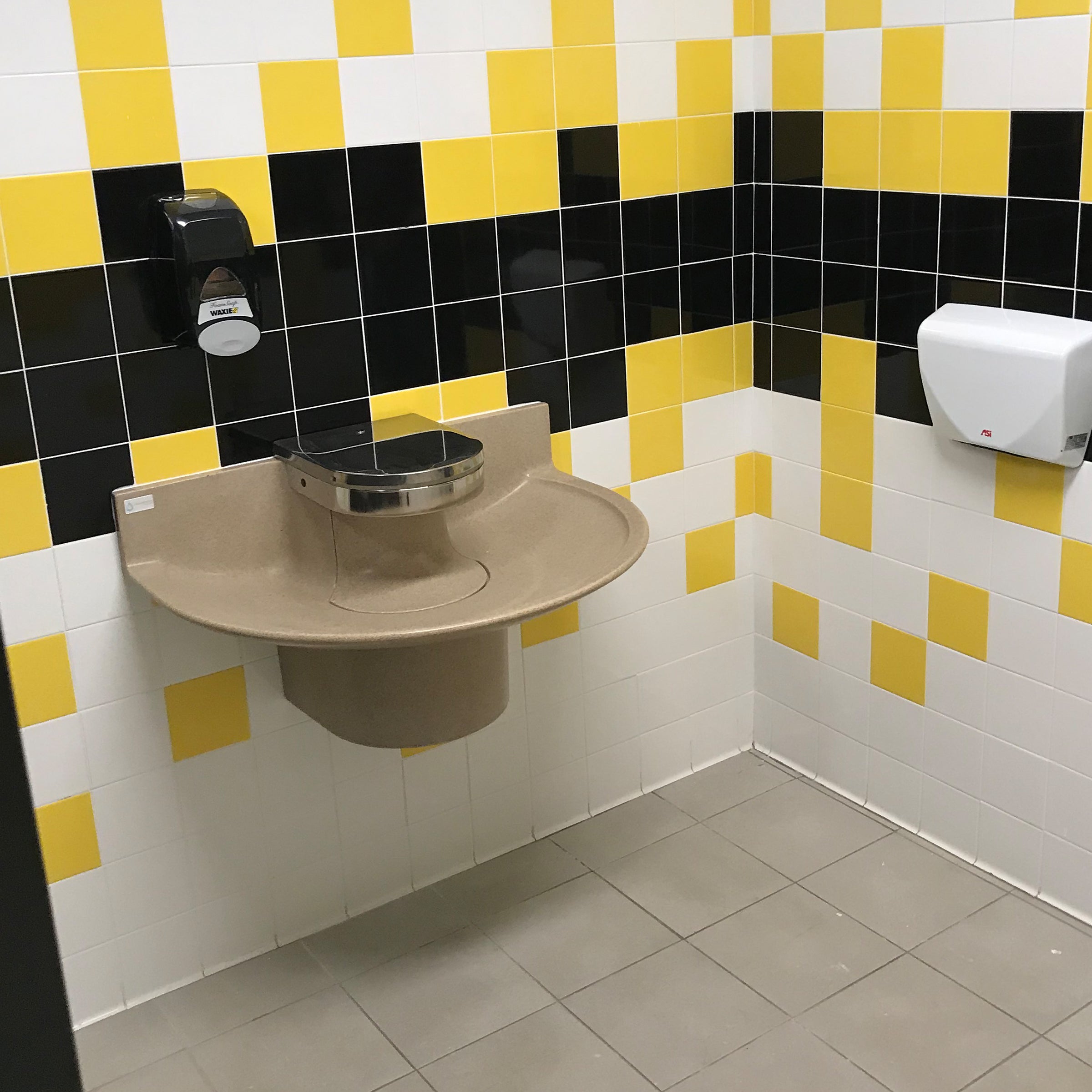 public restroom with 3-user sanifount washfountain