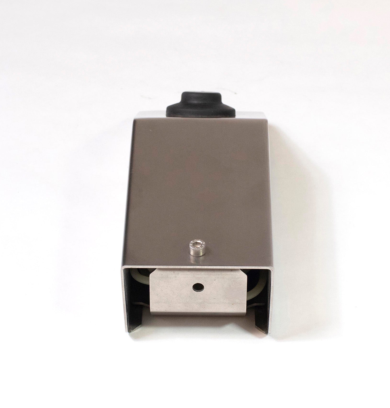 foot pushbutton for washfountain